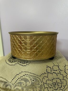 Gold Embossed Round Decorative Pedestal